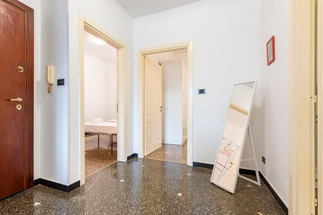 Sunny Flat Next To The Palace Apartment Genoa
