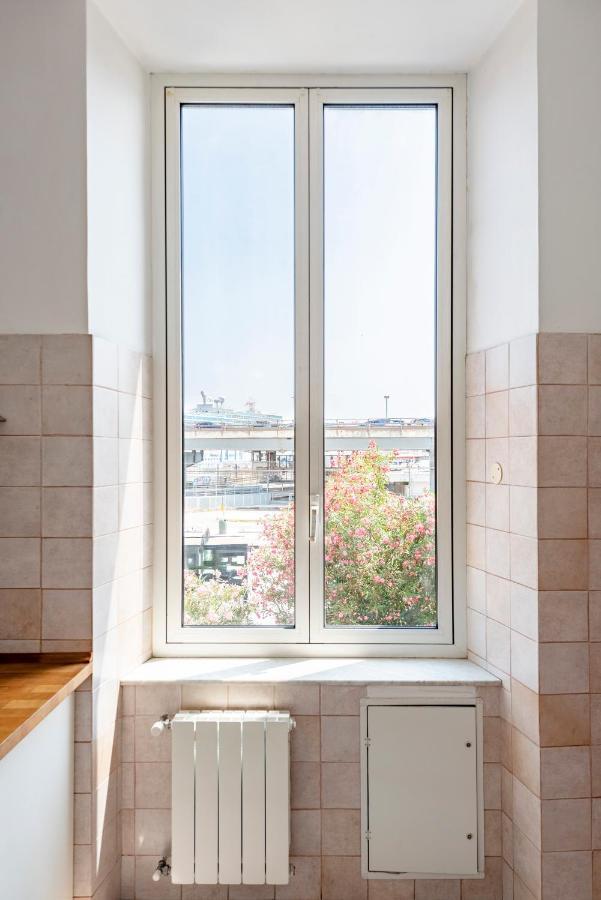 Sunny Flat Next To The Palace Apartment Genoa