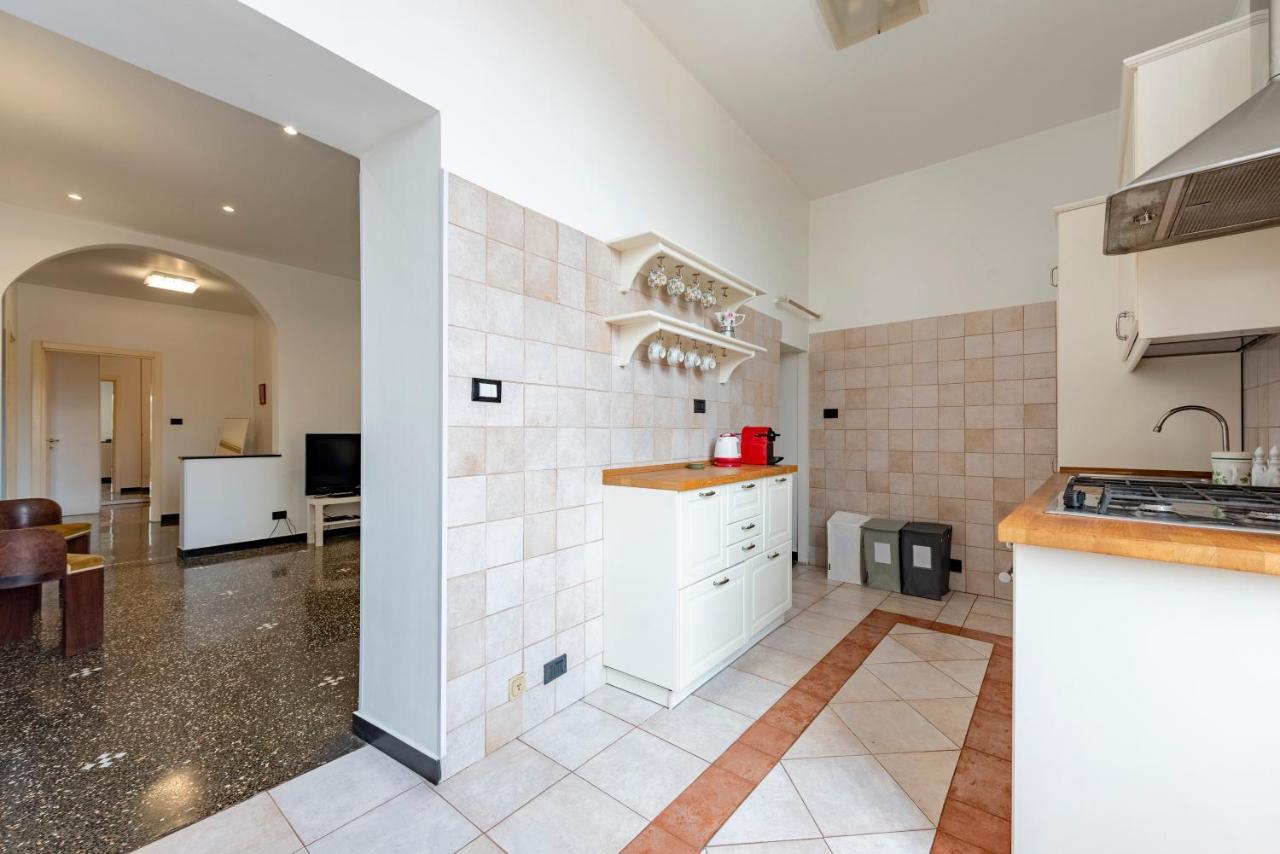 Sunny Flat Next To The Palace Apartment Genoa